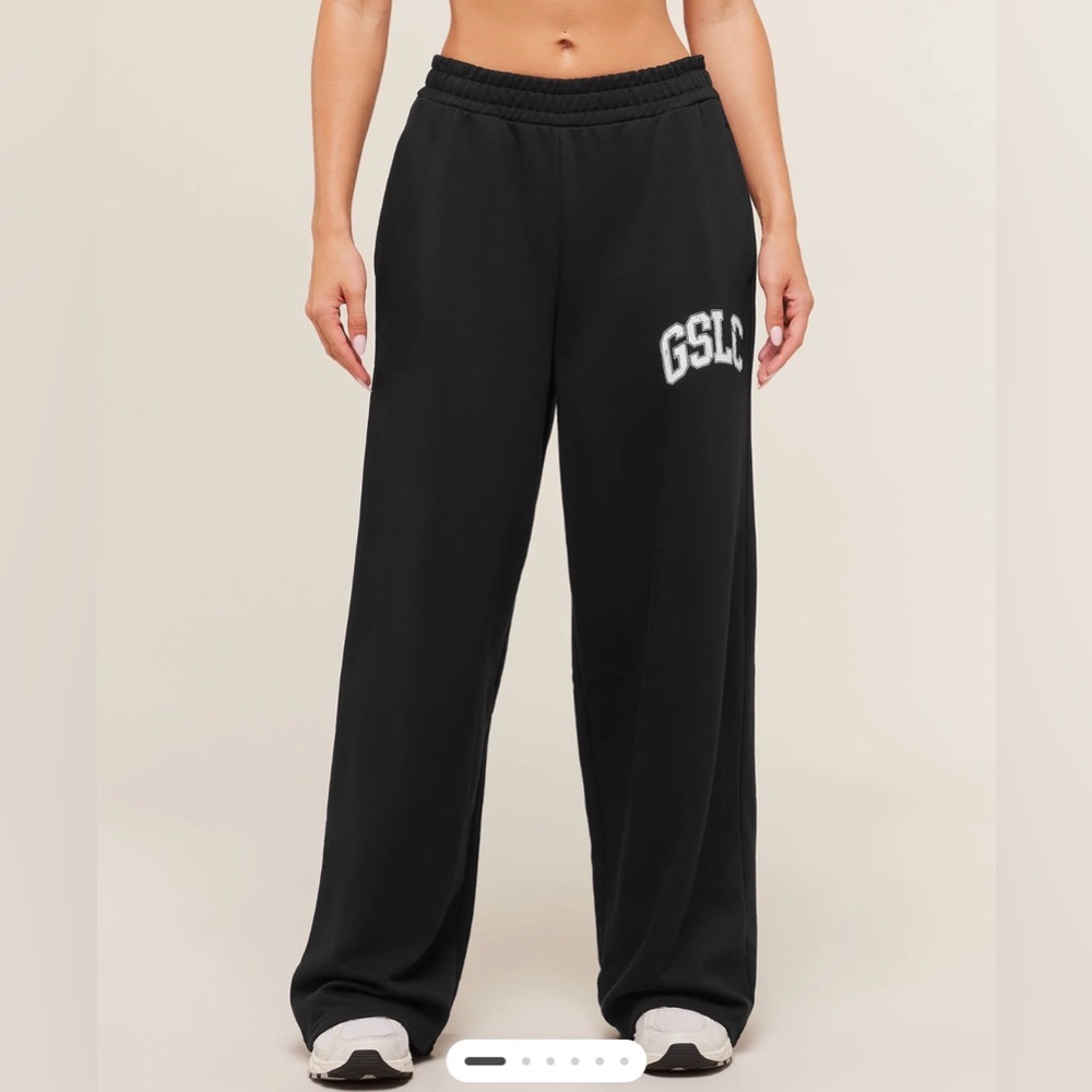 NWOT Gymshark Oversized Black Straight Leg Sweats